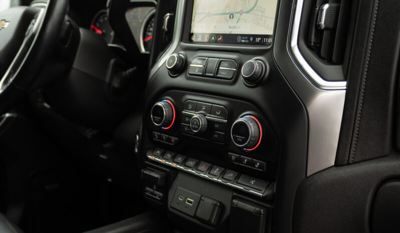 
								Chevrolet Silverado LTZ 2022 full									
