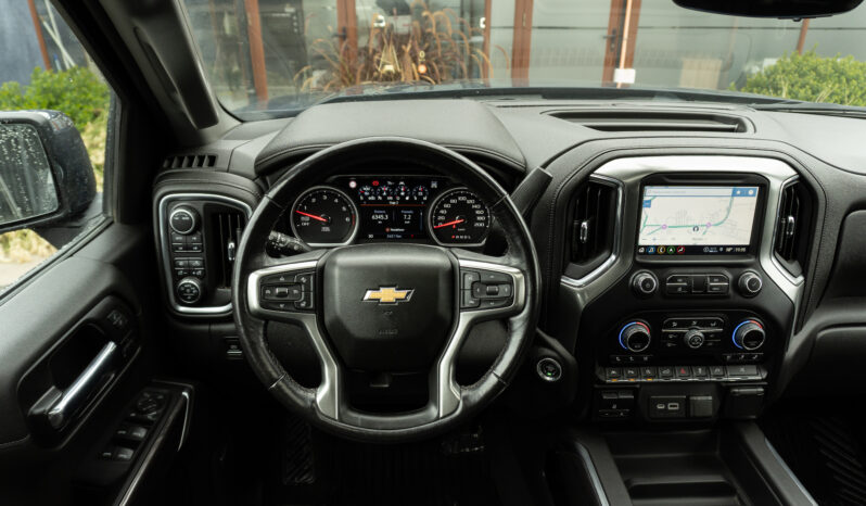 
								Chevrolet Silverado LTZ 2022 full									