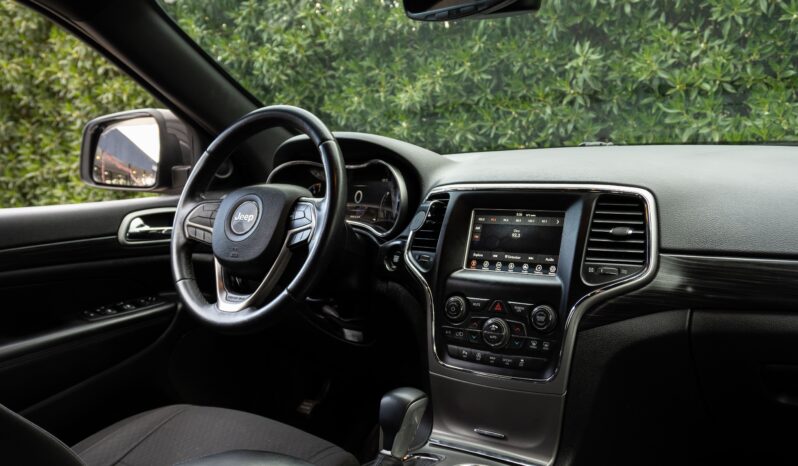 
								Jeep Grand Cherokee Laredo 2020 full									
