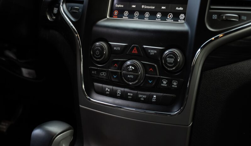 
								Jeep Grand Cherokee Laredo 2020 full									