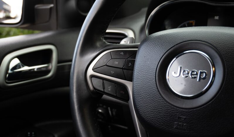 
								Jeep Grand Cherokee Laredo 2020 full									