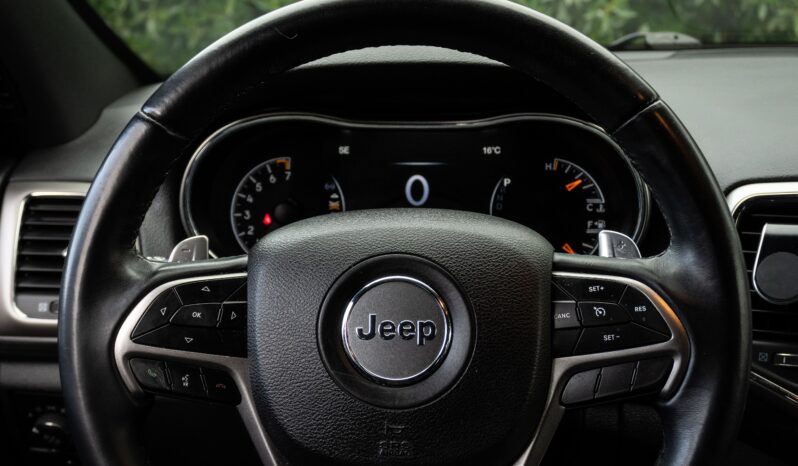 
								Jeep Grand Cherokee Laredo 2020 full									