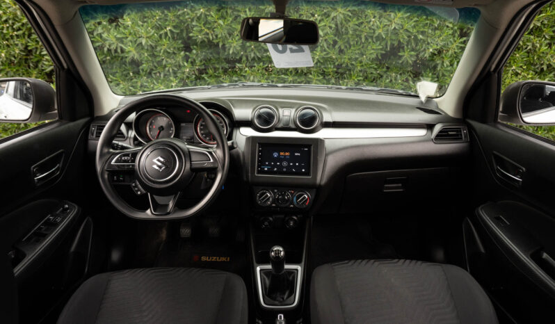 
								2022 Suzuki Swift 1.5 GL MT 5P full									