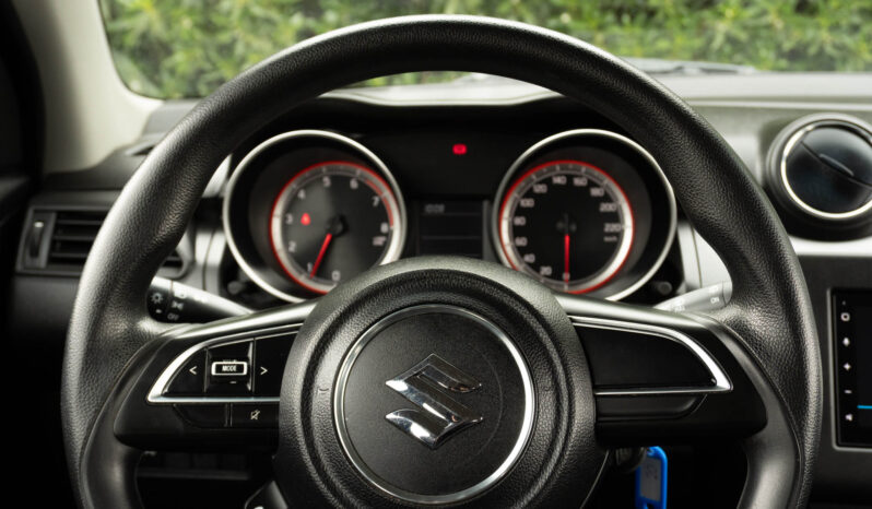 
								2022 Suzuki Swift 1.5 GL MT 5P full									